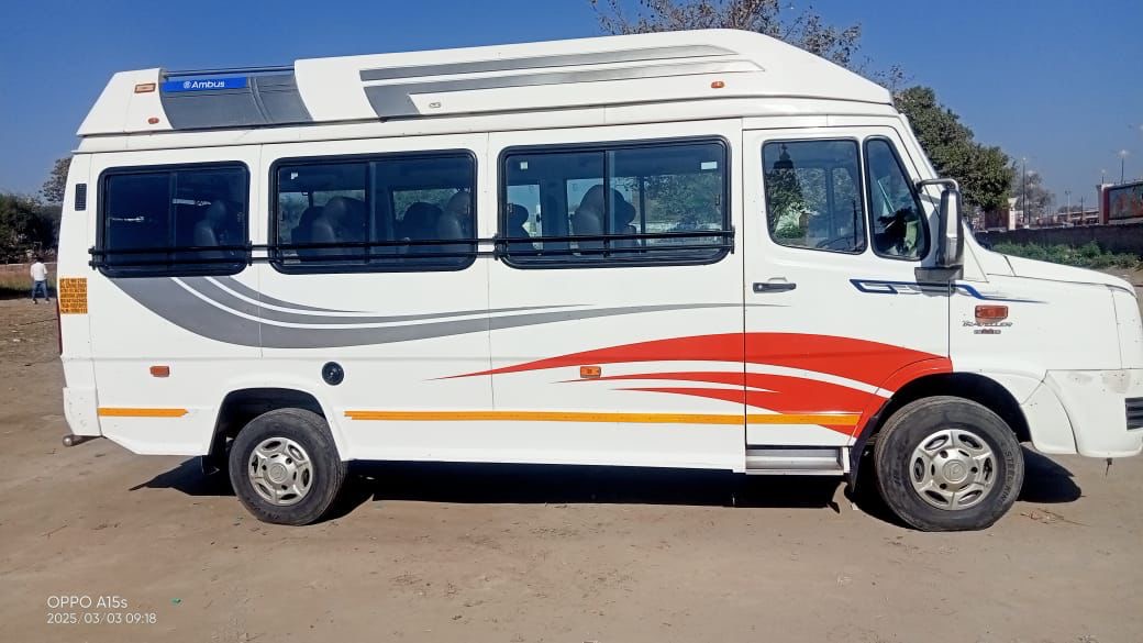 Tempo Traveller 13 Seater Lucknow